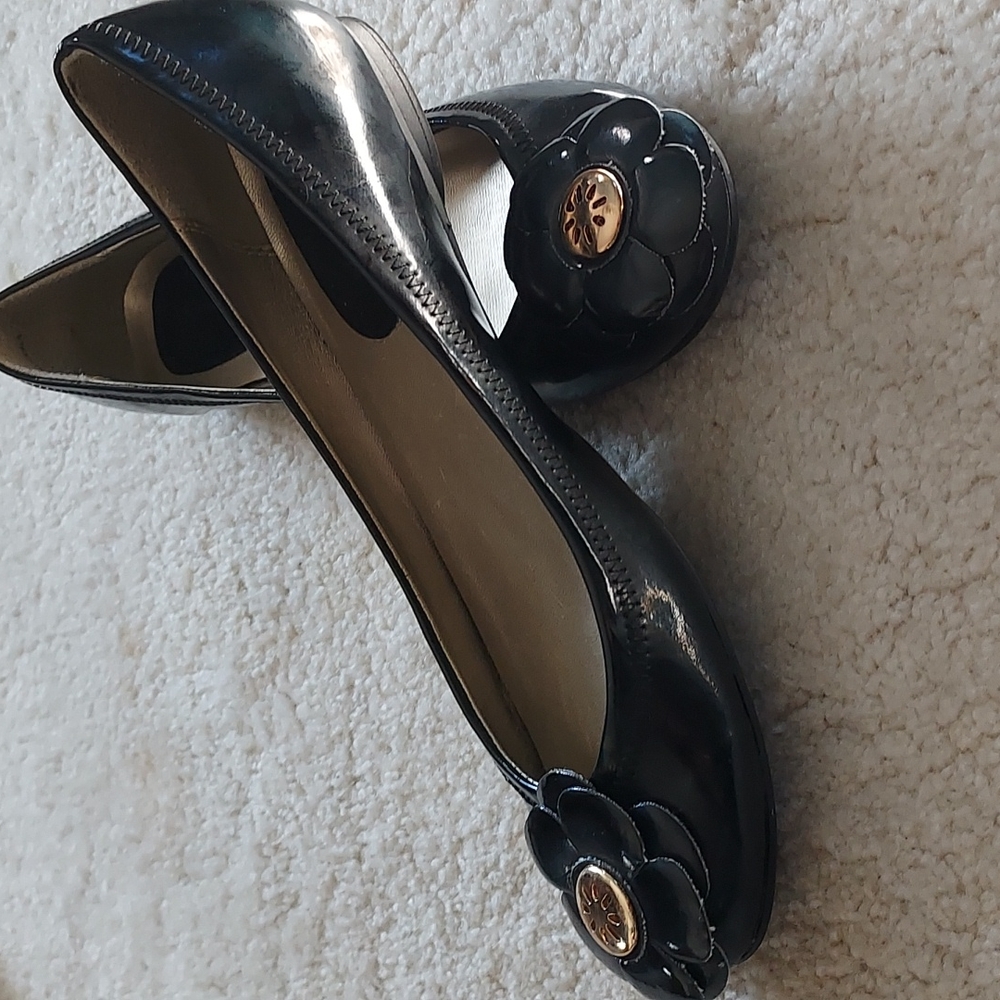 Anne Klein black Patent leather ballet flats silver button flower - Picture 7 of 7